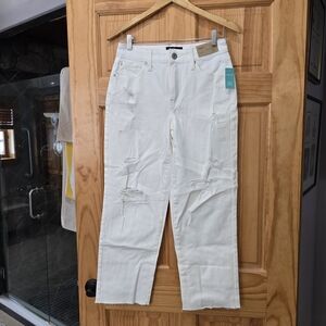 Stylish White Distressed Cropped Jeans